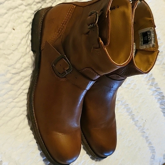 FRYE Cognac Tyler Engineer Brown Leather Ankle Boots 9.5 - Picture 2 of 16